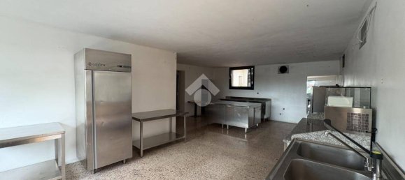 601m² Commercial property in Asolo, Italy No. 325890 19