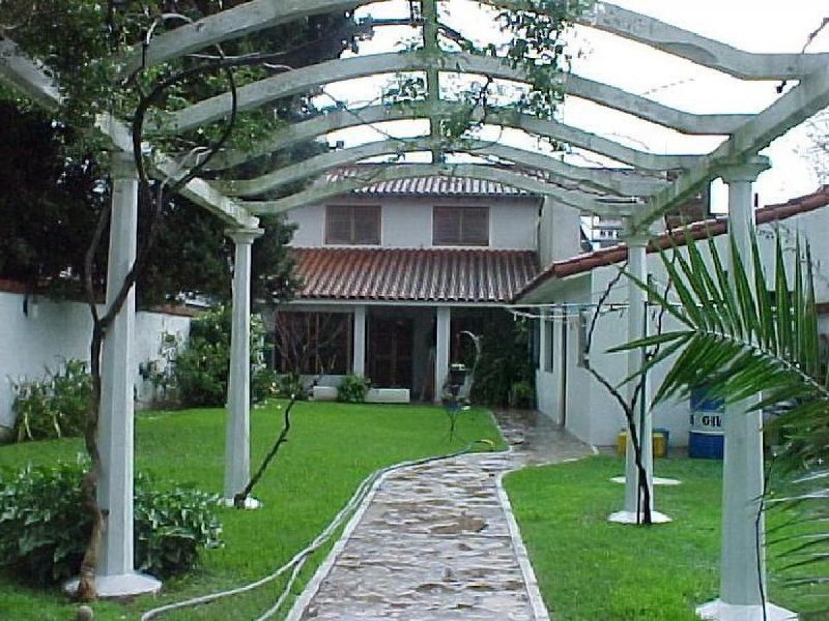 3 bedrooms House in Moron, Argentina No. 51499