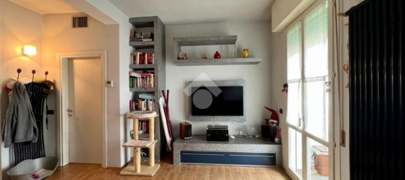 2 bedrooms Apartment in Mantua, Italy No. 315653 9