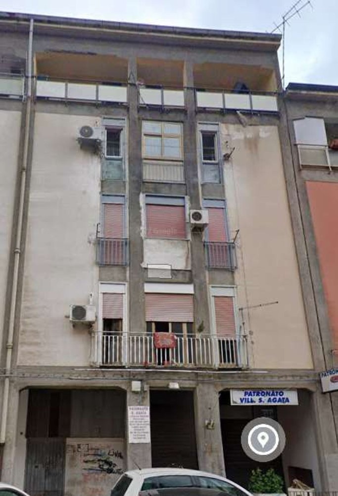 4 rooms Apartment in Catania, Italy No. 52023
