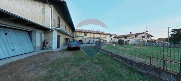 3 rooms Apartment in Vergiate, Italy No. 87675 8