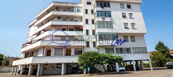 Apartamento de 2 habitaciónes en Pisa, Italy No. 296045 16