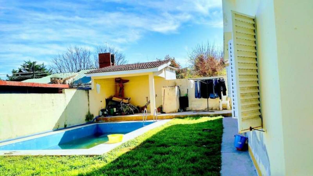 Дом с 3 спальнями в Кордоба, Аргентина № 51367