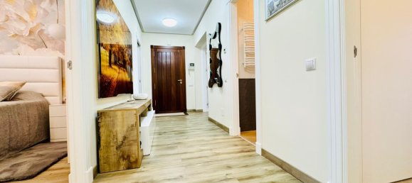 Apartamento de 3 dormitorios en Marbella, Spain No. 132216 11