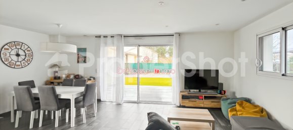 Casa de 3 dormitorios en Blanquefort, France No. 102031 2