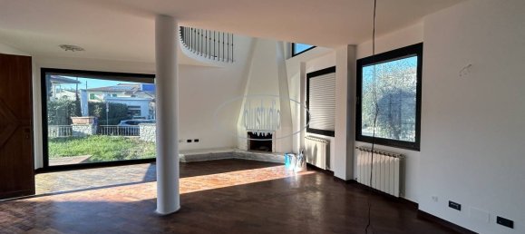 2 bedrooms Villa in Figline e Incisa Valdarno, Italy No. 206359 2