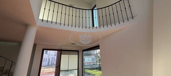 2 bedrooms Villa in Figline e Incisa Valdarno, Italy No. 206359 3