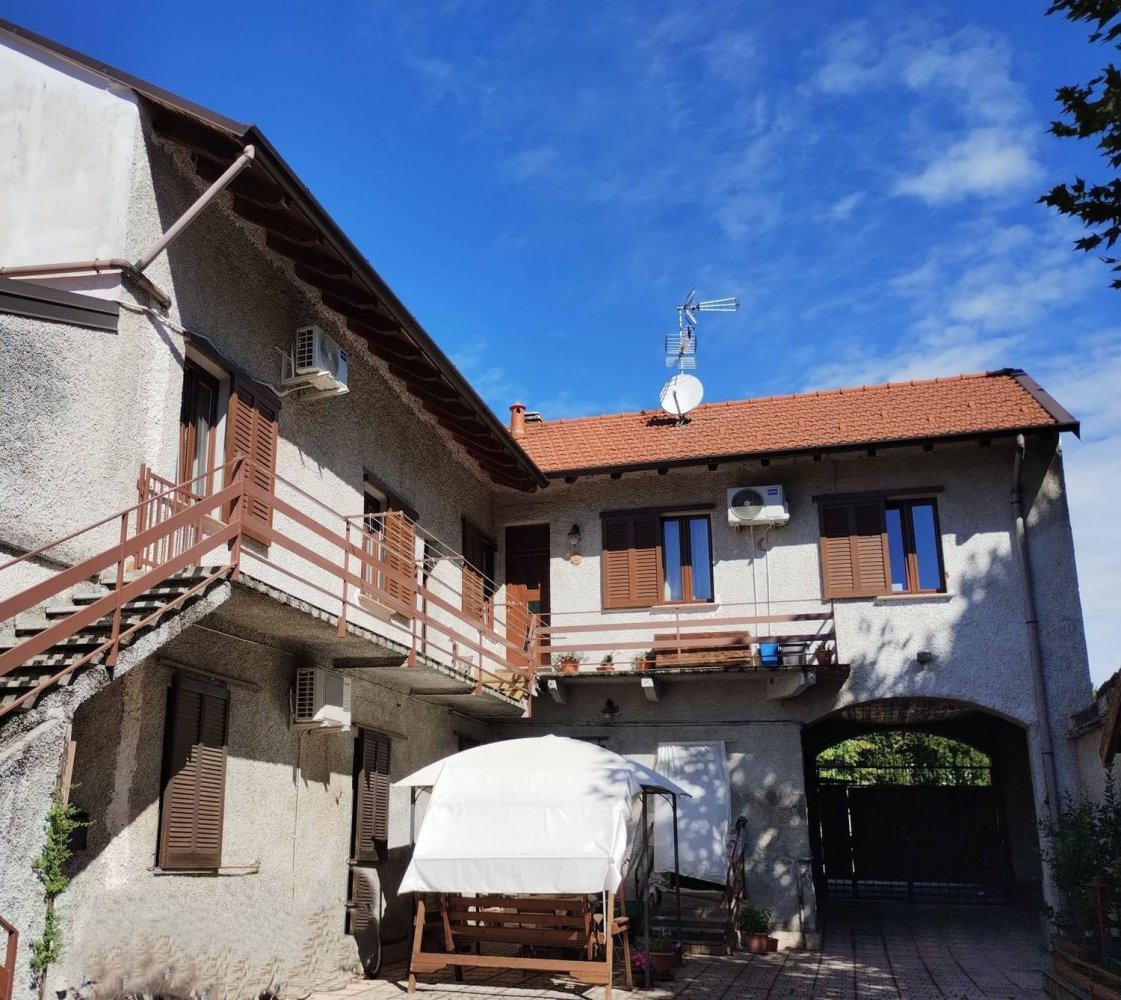 3 غرف نوم شقة في Castano Primo, Italy رقم 360535