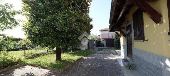 Дом с 2 спальнями в Верано Брианца, Италия № 296786 4