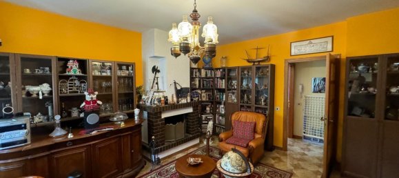 7-salle Maison à Gualdo Tadino, Italy No. 160355 12