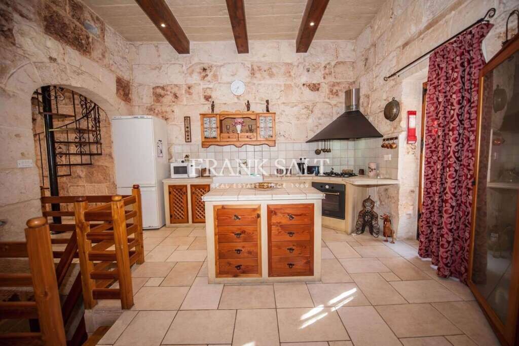 4 Schlafzimmer Stadthaus in Mellieha, Malta, Nr. 7801