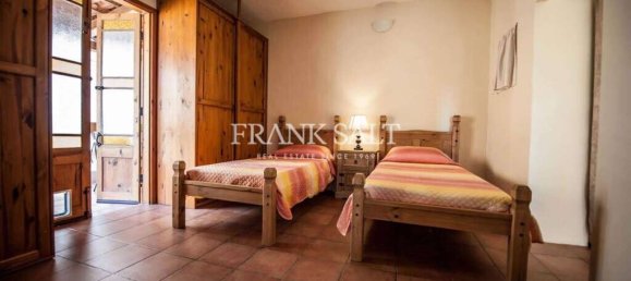 4 Schlafzimmer Stadthaus in Mellieha, Malta, Nr. 7801 13