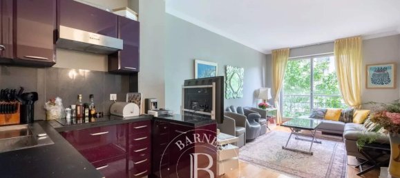 2 bedrooms Apartment in Paris, France No. 185463 5