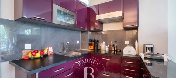 2 bedrooms Apartment in Paris, France No. 185463 4