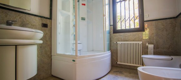 11-Zimmer Haus in Anzola dell'Emilia, Italy, Nr. 202883 20