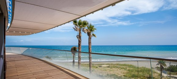 Apartamento de 3 dormitorios en Estepona, Spain No. 2455 8