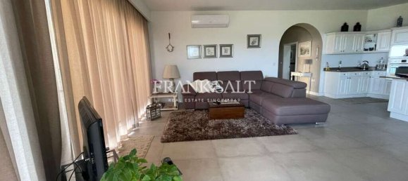 2 bedrooms Apartment in Zebbug, Malta No. 6165 5