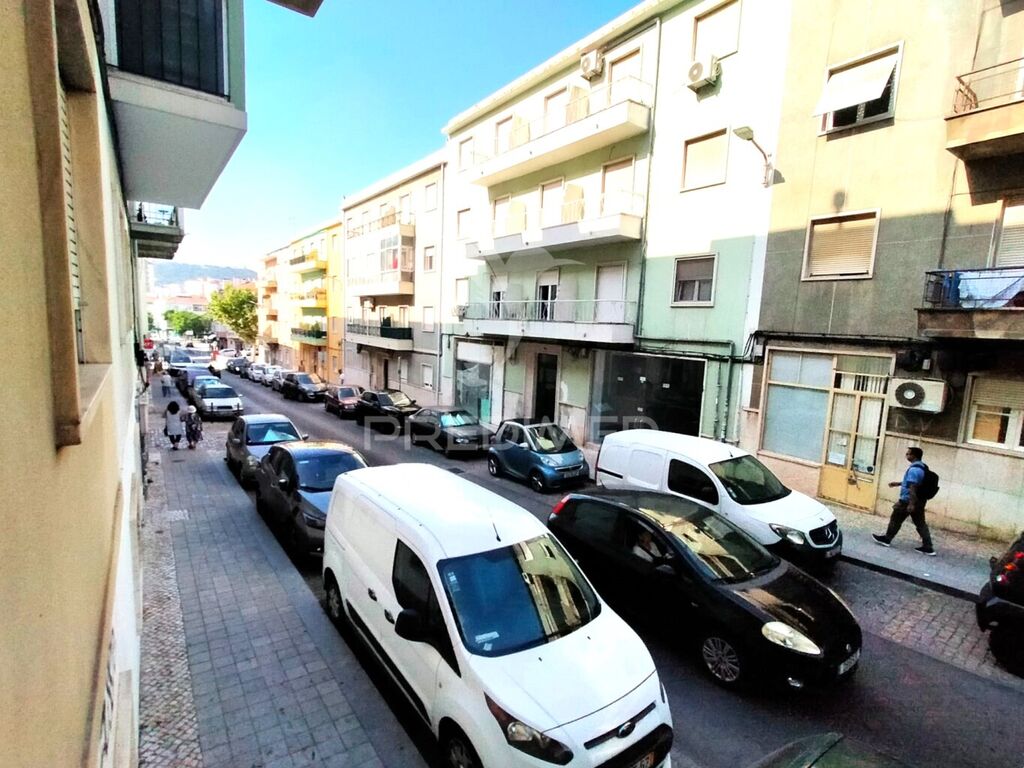 3 bedrooms Apartment in Odivelas, Portugal No. 247788