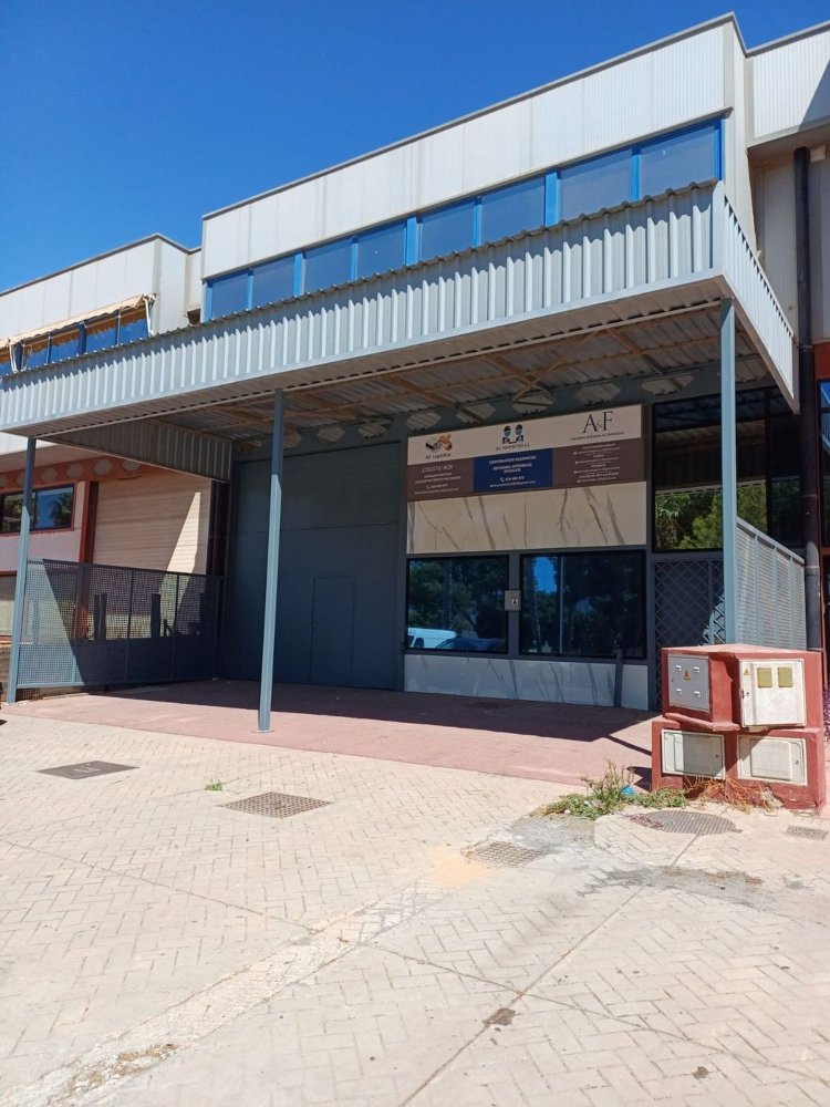  مستودع في Malaga, Spain 425متر مربع رقم 247269