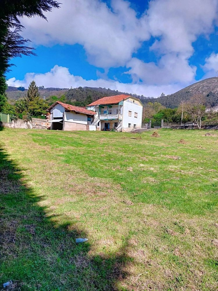  Land in Oviedo, Spain No. 156458