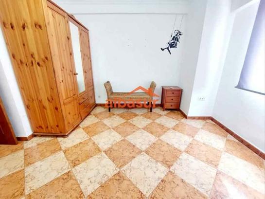 Квартира с 3 спальнями в Кордова, Испания № 186688