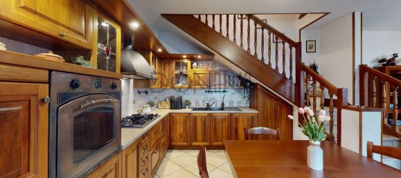 6 bedrooms Apartment in Tradate, Italy No. 225169 3