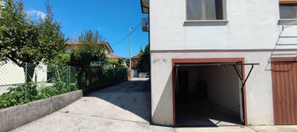 Apartamento de 4 habitaciónes en Pordenone, Italy No. 298808 17