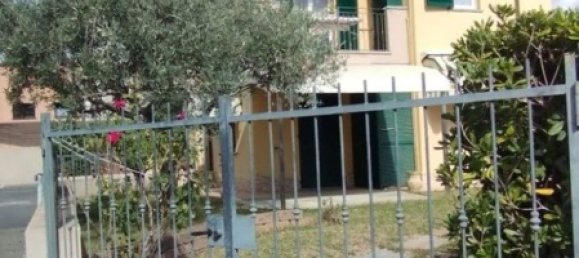 2 rooms Apartment in Diano Castello, Italy No. 189183 2