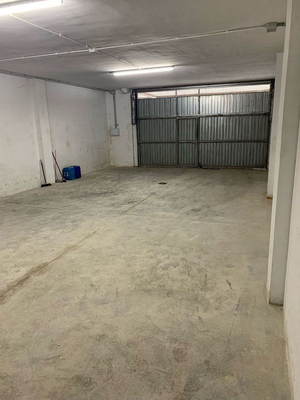  مرآب في Priego de Cordoba, Spain رقم 220232