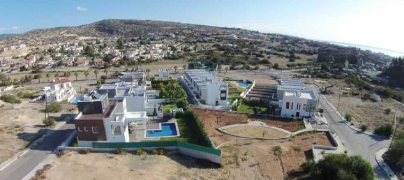 Casa de 5 dormitorios en Mouttagiaka, Cyprus No. 6658 4