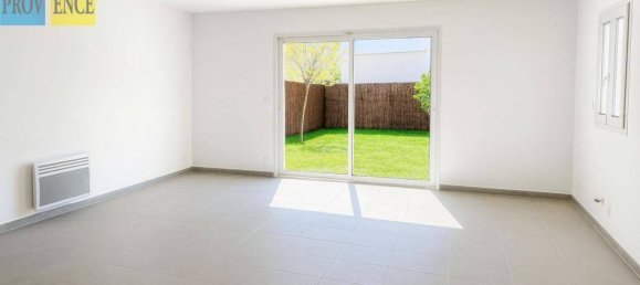 3 bedrooms Villa in Pertuis, France No. 355631 3