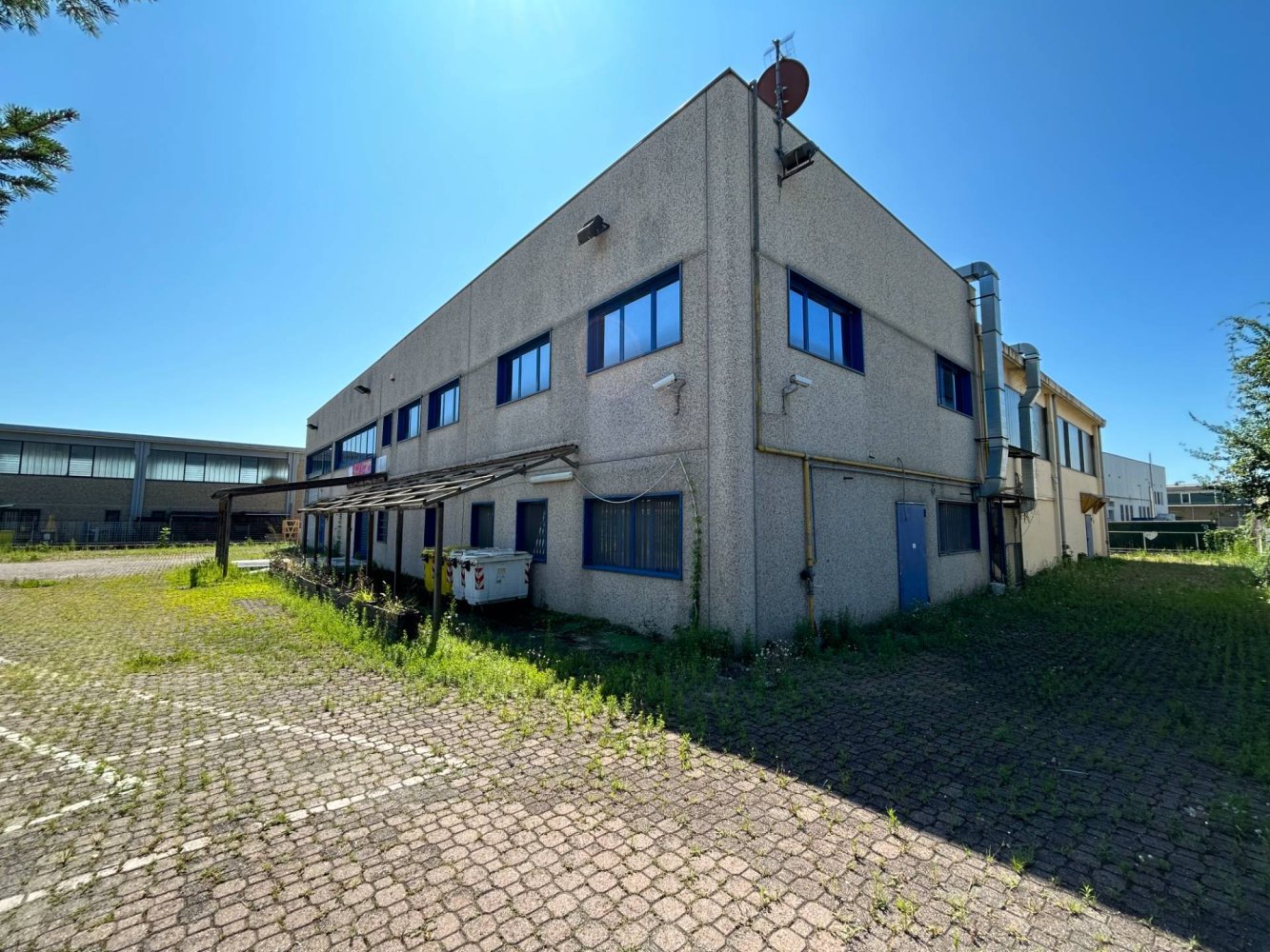 1400m² Warehouse in Settimo Torinese, Italy No. 53913