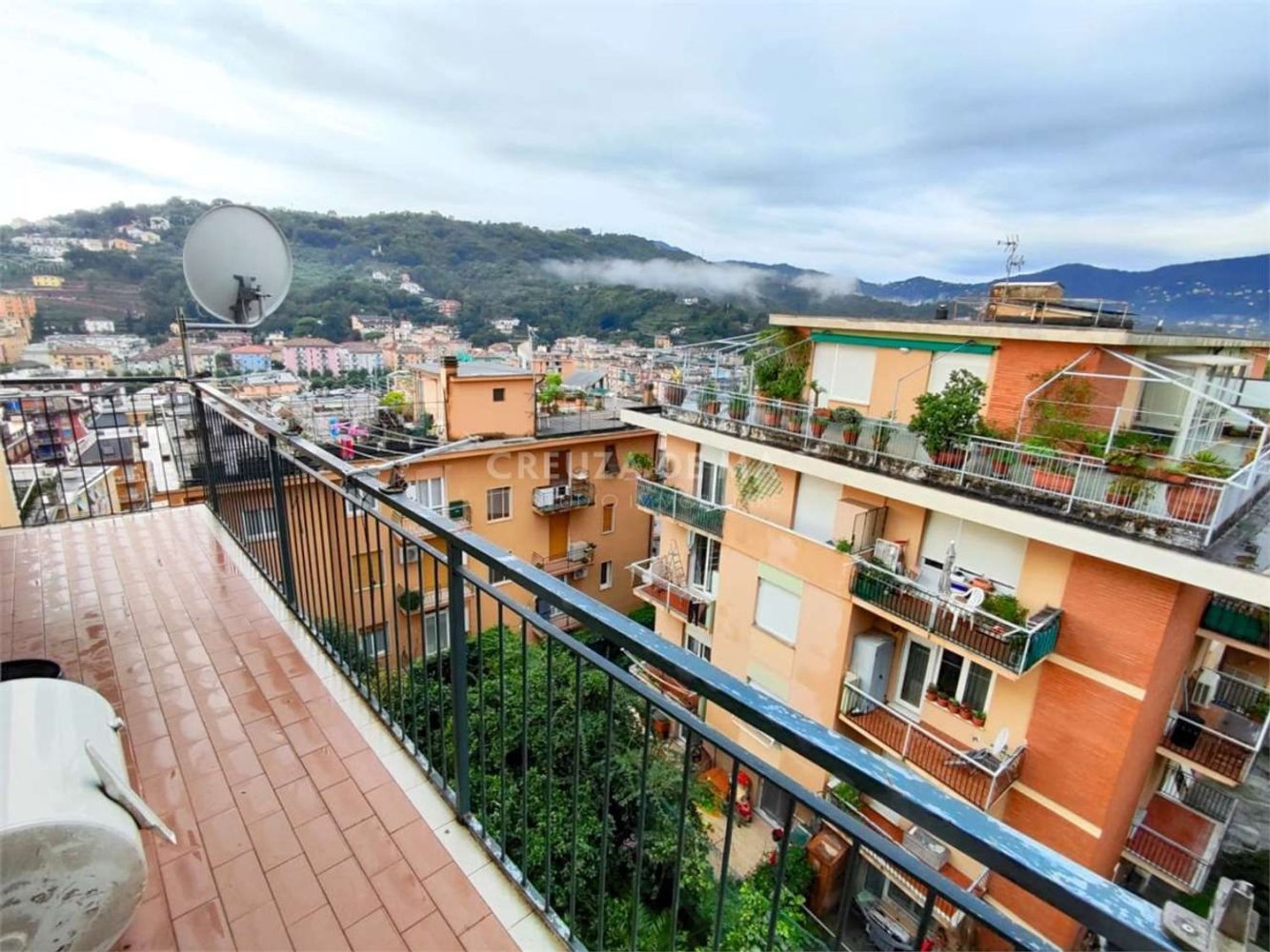 2-salle Appartement à Rapallo, Italy No. 192329