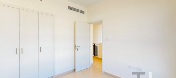 3 bedrooms Villa in Town Square, UAE No. 28633 7