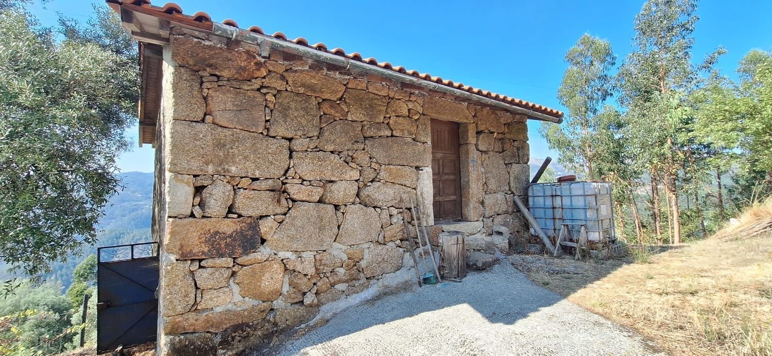  Land in Salamonde, Portugal No. 329108