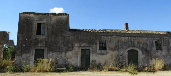 Casa de 10 divisões em Syracuse, Italy N.º 245742 4