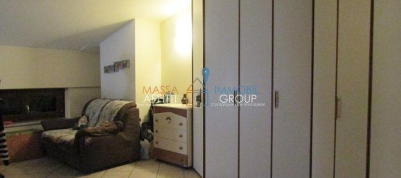 6 rooms House in Carrara, Italy No. 45795 24