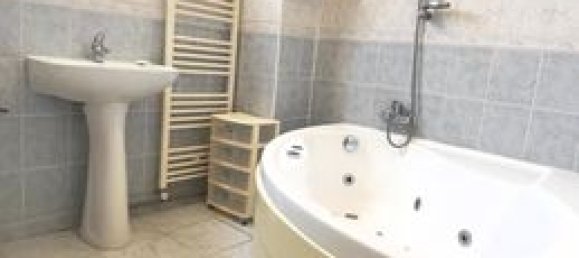 5 bedrooms House in Mayenne, France No. 305343 19