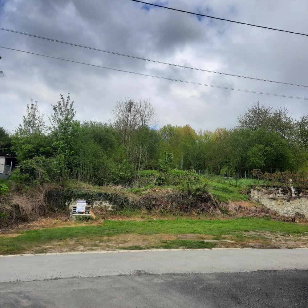 700m² Land in Chevregny, France No. 103874