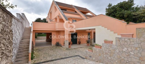 Villa de 3 dormitorios en Lecce, Italy No. 56713 2