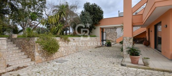 Villa de 3 dormitorios en Lecce, Italy No. 56713 18