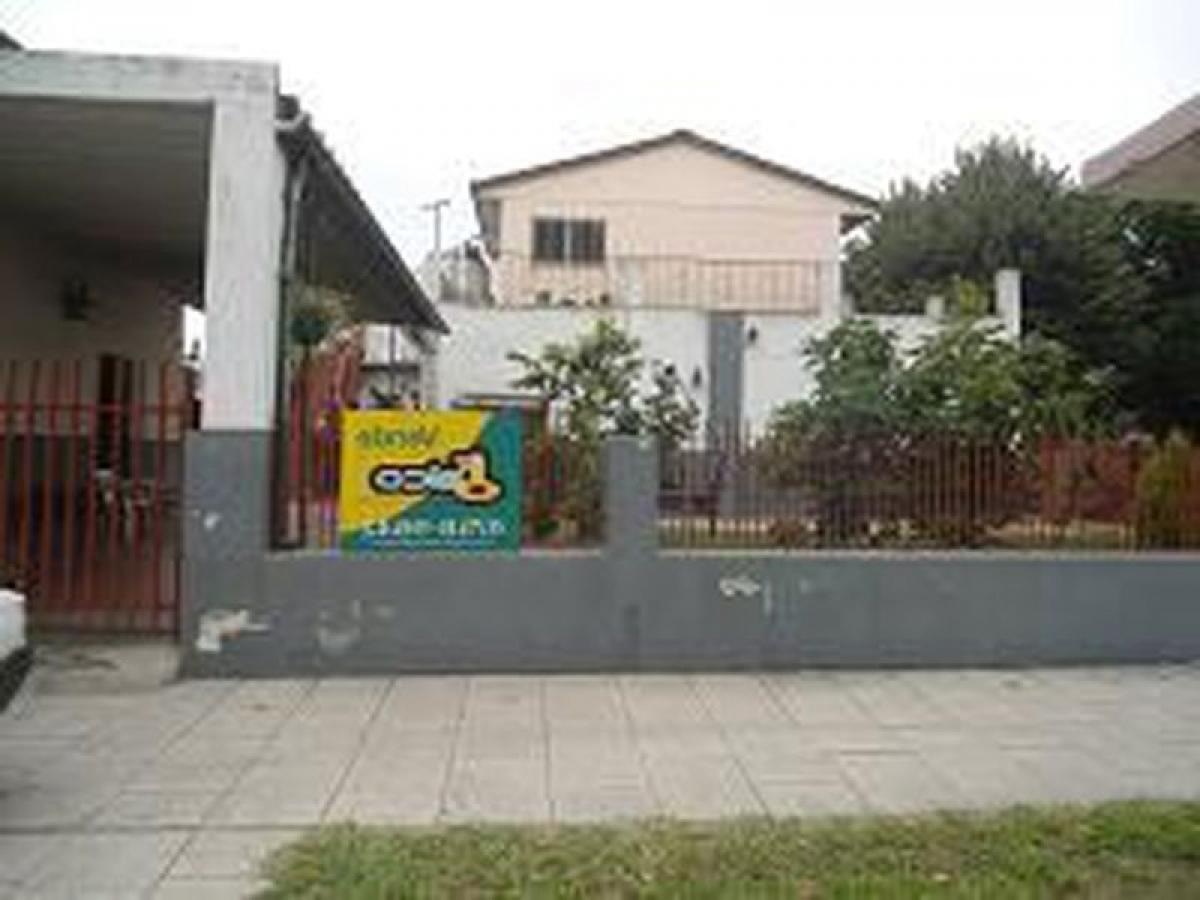 3 bedrooms House in Tres de Febrero, Argentina No. 10738