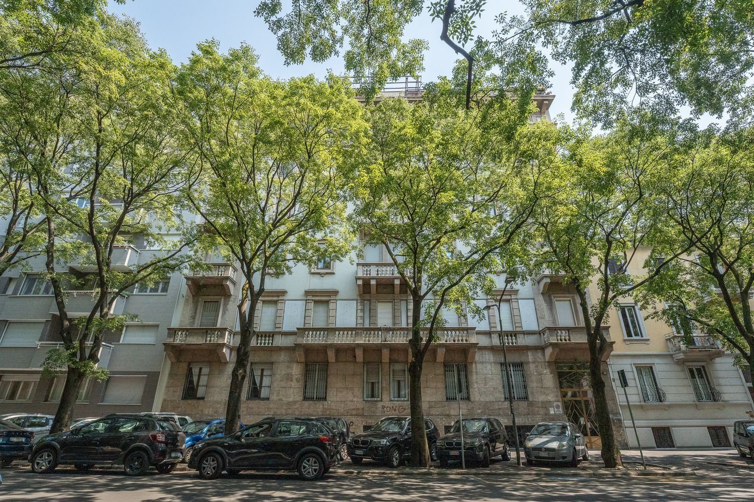 4 rooms Apartment in Milan, Italy No. 333224