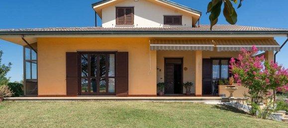 4 bedrooms Villa in Casei Gerola, Italy No. 295890 3