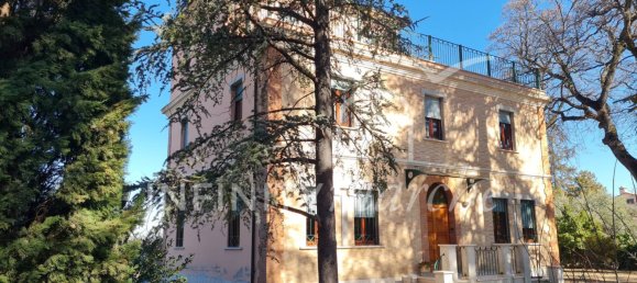 Villa de 4 dormitorios en Appignano, Italy No. 111713 10