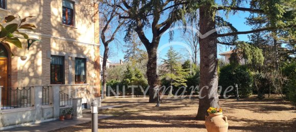 Villa de 4 dormitorios en Appignano, Italy No. 111713 11