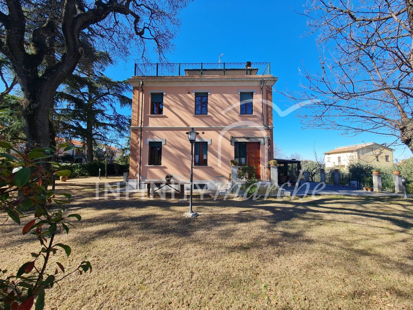 Villa de 4 dormitorios en Appignano, Italy No. 111713