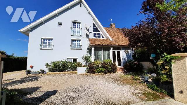 4 bedrooms House in Loire, France No. 343245