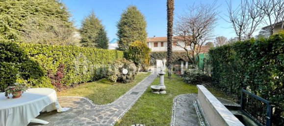 3 bedrooms Villa in Seveso, Italy No. 25152 2