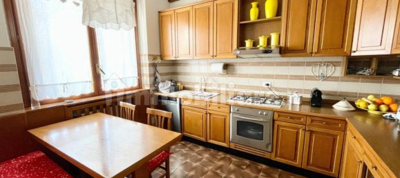 3 bedrooms Villa in Seveso, Italy No. 25152 9